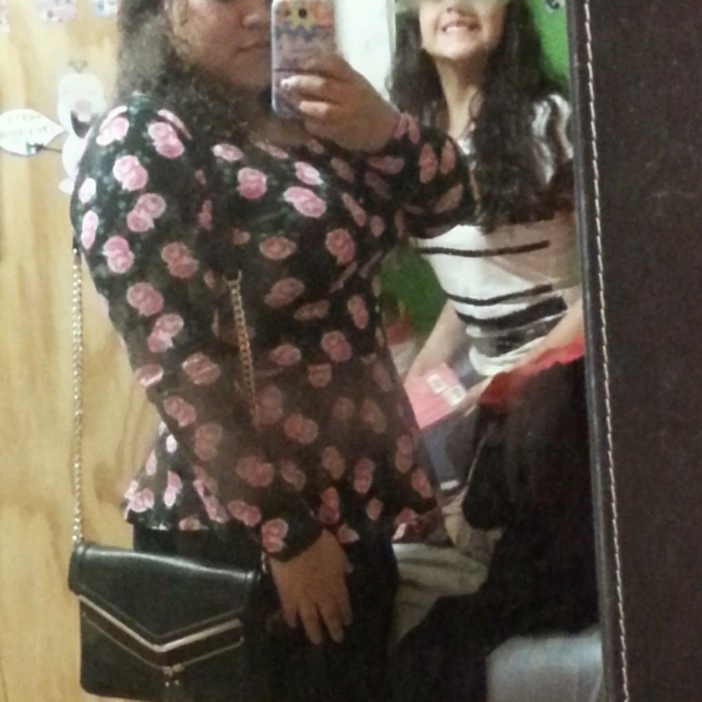 Plus size (L) peplum shirt